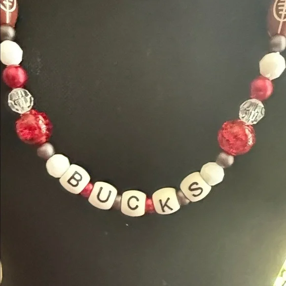 Bucks Red and White Beaded Necklace - Picture 6 of 9